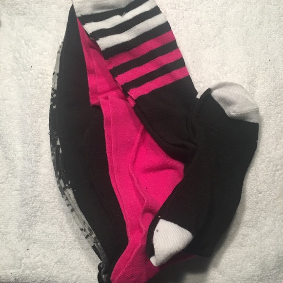 NWT 4 pairs of knee high socks no boundaries - Picture 5 of 5